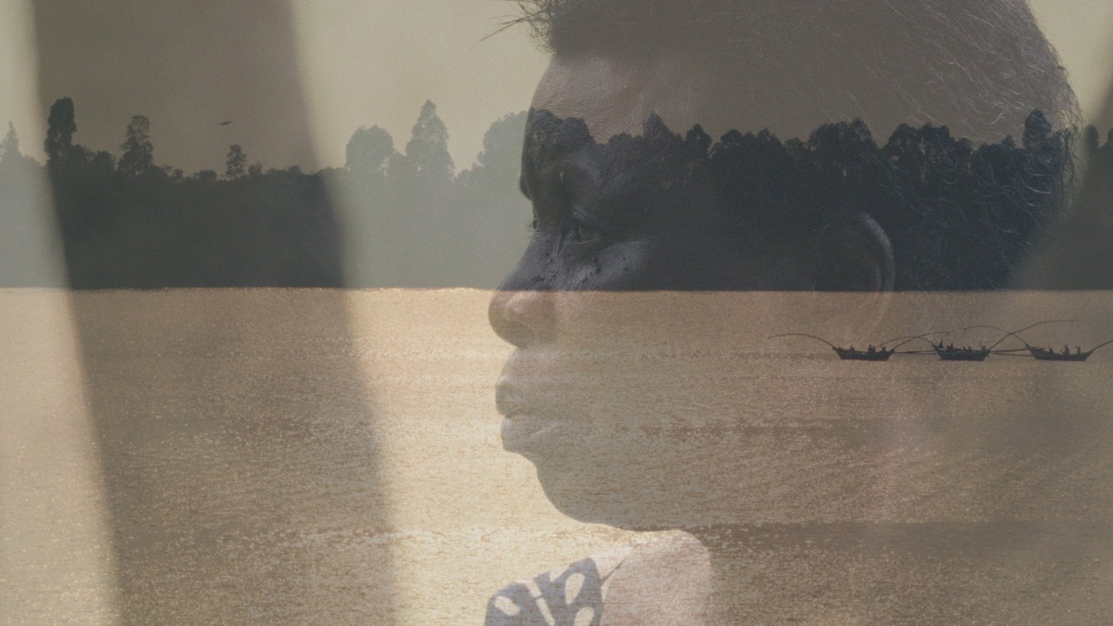 Joséphine Dusabimana en double exposition avec des pirogues sur le lac, image tirée du film KUBANA